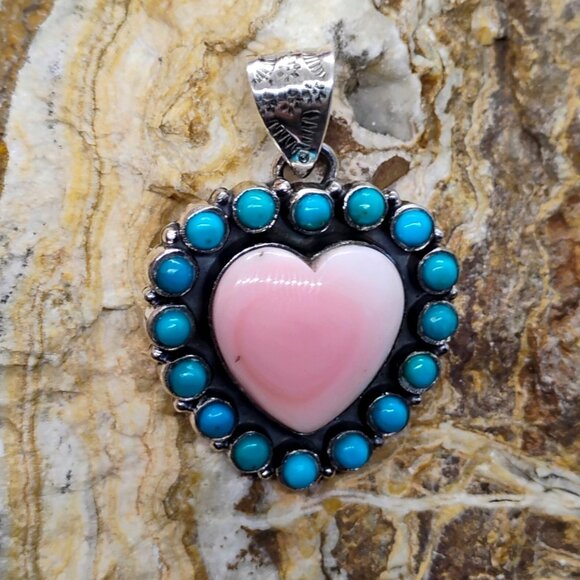 Southwest Sterling Silver Heart Shaped Pink Conch Pendant w/ Snake Eye Turquoise - Picture 3 of 7